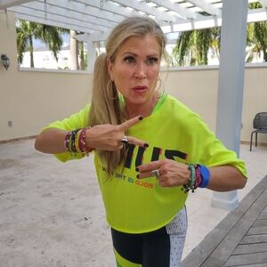 Zumba Crop Sweatshirt, boxy cut Size Spicy Small